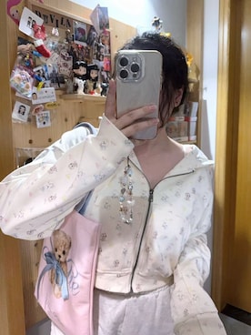 「M（エム）のアイテム（トップス、ホワイト系）」を使った、3點69さん（レディース・158cm）の春コーディネート