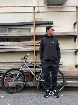 「アイテム（スニーカー）」を使った、yonemicci70さん（メンズ・173cm）の春コーディネート