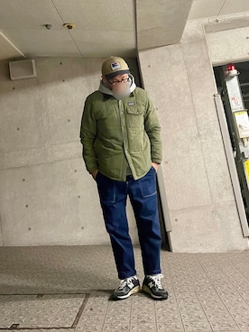 「アイテム（スニーカー）」を使った、yonemicci70さん（メンズ・173cm）の冬コーディネート