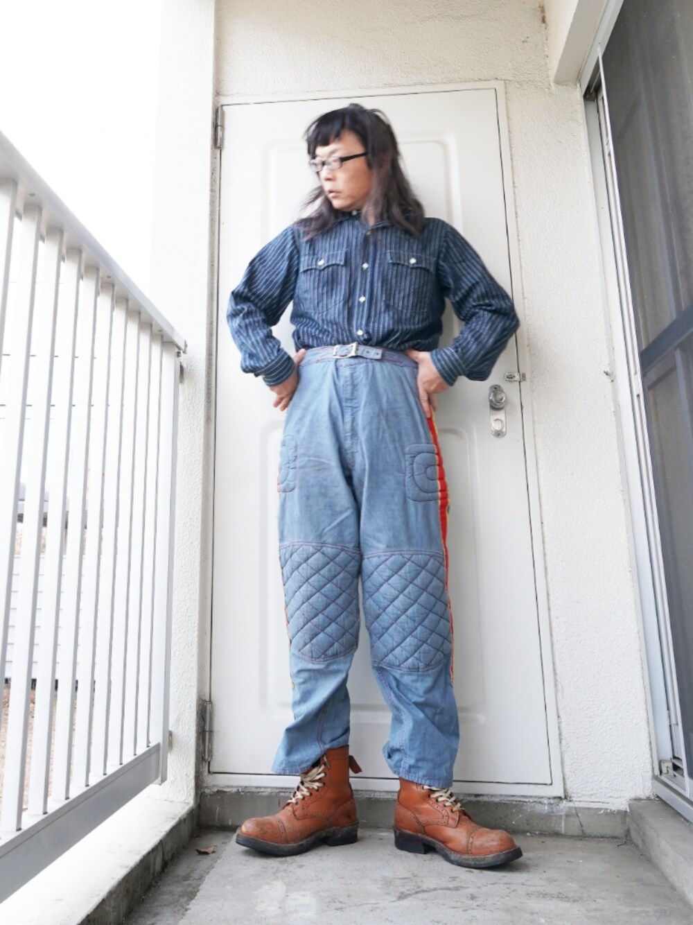 「アメカジ、ライダースパンツ、ライディングパンツ、40代ファッション、おじさん、中年、ブーツ」｜「不明のアイテム（パンツ、ブルー系）」を使った、s uchidaさん（メンズ・173cm）の冬コーディネートの1枚目の写真