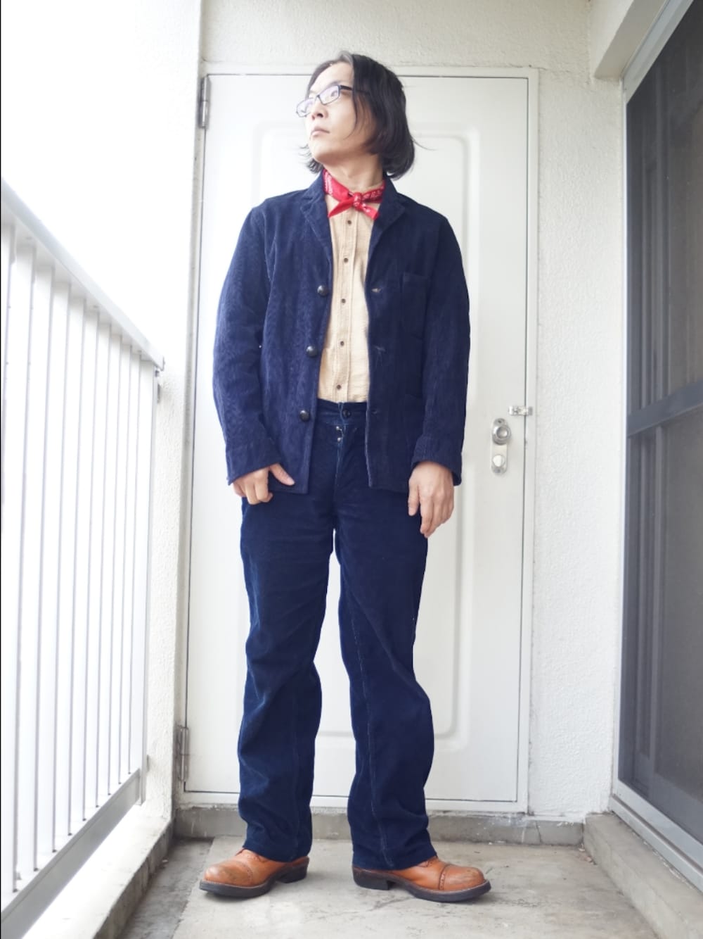 「アメカジ、ジャケット、バンダナ、ブーツ、コーデュロイ、おじコーデ、40代ファッション、おじさん」｜「Pherrow'sのアイテム（シャツ/ブラウス、ベージュ系）」を使った、s uchidaさん（メンズ・173cm）の冬コーディネートの1枚目の写真