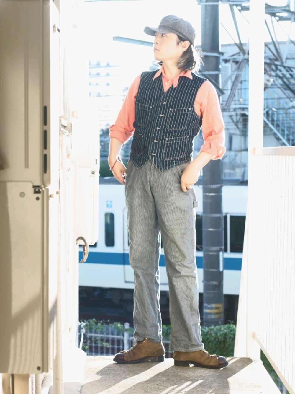 「アメカジ、だから秋服が好き、秋コーデ、ベスト、オトナカジュアル、ブーツ、キャップ、お洒落さんとつながりたい」｜「サンベルトクロージングのアイテム（ブーツ、ベージュ系）」を使った、s uchidaさん（メンズ・173cm）の秋コーディネートの1枚目の写真