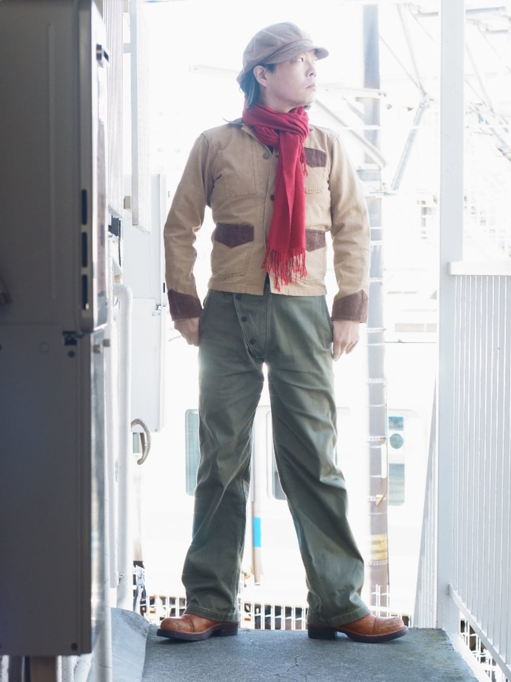 「アメカジ」｜「Waste(twice)のアイテム（パンツ、グリーン系）」を使った、s uchidaさん（メンズ・173cm）の冬コーディネートの1枚目の写真