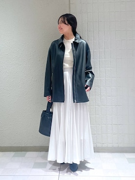 「レザー」｜「アイテム（ヘアアクセサリー）」を使った、keinaさん（レディース・160cm）の冬コーディネート