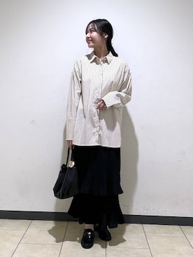 「アイテム（バレッタ/ヘアクリップ、ゴールド系）」を使った、keinaさん（レディース・160cm）の秋コーディネート