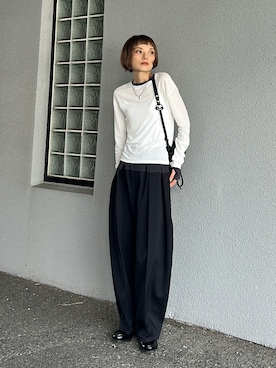「アイテム（クラッチバッグ）」を使った、RIHOさん（レディース・150cm）の秋コーディネート