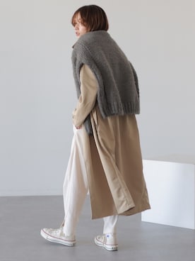 「肩掛け」｜「アイテム（トレンチコート）」を使った、RIHOさん（レディース・150cm）の冬コーディネート