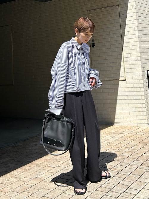 ROCA WEAR 両耳セット　クリスタルピアス 刻印あり ROCA WEAR 両耳セット クリスタルピアス 刻印あり - メルカリ