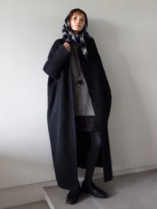 「for/c p.m（フォーシーピーエム）の[for/c p.m]リバーステンカラーコクーンロングコート（ステンカラーコート）」を使った、RIHOさん（レディース・150cm）の秋コーディネート