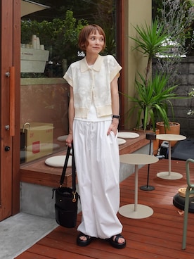 「hellam（へラム）の合繊ツイル イージーパンツ（チノパンツ）」を使った、RIHOさん（レディース・150cm・30代）の夏コーディネート