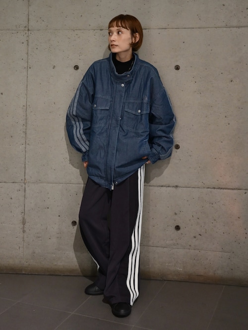 「adidas（アディダス）の【Kep1er シャオティンさん/チェヒョンさん着用】 別注 アディダス adidas PRISM COLLECTION パデッド デニムジャケット（デニムジャケット）」を使った、RIHOさん（レディース・150cm）の秋コーディネート