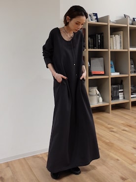 「NANO universe（ナノユニバース）の前後2wayチョーカー付きカットワンピース（ワンピース、グレー系）」を使った、RIHOさん（レディース・150cm）の春コーディネート