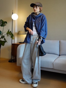 「アイテム（キャップ）」を使った、RIHOさん（レディース・150cm）の秋コーディネート