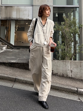 「UNIQLO（ユニクロ）のアイテム（パンツ、ホワイト系）」を使った、RIHOさん（レディース・150cm）の春コーディネート