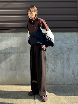 「アイテム（スラックス）」を使った、RIHOさん（レディース・150cm）の秋コーディネート