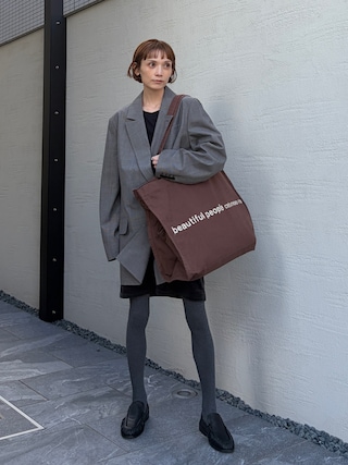 「beautiful people(ビューティフルピープル)のbrushed logo lesure bag(トートバッグ)」を使った、RIHOさん(レディース・150cm)の秋コーディネート