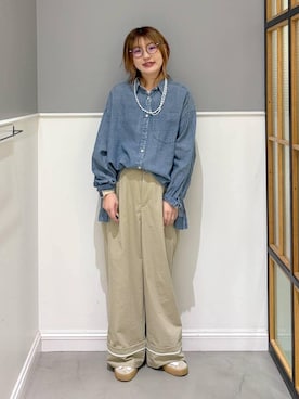 「LEPSIM（レプシィム）のターンナップ配色ラインパンツ　637618（その他パンツ、ベージュ系）」を使った、みさみささん（レディース・158cm）の春コーディネート