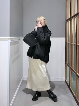 「LEPSIM（レプシィム）のストレッチサテンスカート　497324（スカート）」を使った、みさみささん（レディース・159cm）の秋コーディネート