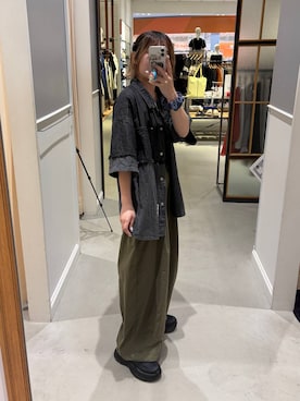 「LEPSIM（レプシィム）の裾ボタンイージーパンツ　639318（その他パンツ、グリーン系）」を使った、みさみささん（レディース・158cm）の夏コーディネート
