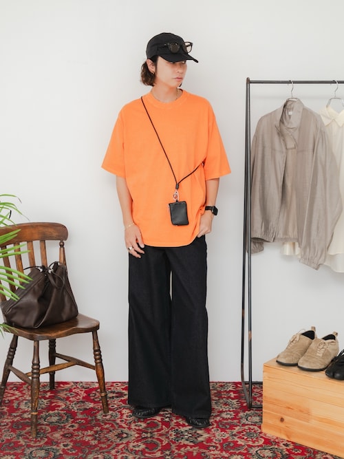 「SENSE OF PLACE by URBAN RESEARCH(センスオブプレイスバイアーバンリサーチ)のフェードルーズクルーネックショートスリーブ Tシャツ(Tシャツ/カットソー)」を使った、わたべさん(メンズ・181cm)の夏コーディネート