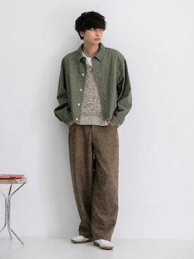 「アイテム（デニムジャケット、グリーン系）」を使った、わたべさん（メンズ・181cm）の秋コーディネート