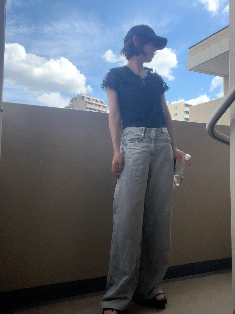 「夏コーデ、楽チンコーデ」｜「MAISON SPECIALの2way Tulle Ribbon Tops/2WAYチュールリボントップス【MAISON SPECIAL/メゾンスペシャル】（シャツ/ブラウス、ブラック系）」を使った、rumiさん（レディース・162cm）の夏コーディネートの1枚目の写真