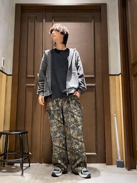 「RAGEBLUE（レイジブルー）のアイテム（パーカー）」を使った、あゆむさん（メンズ・179cm）の秋コーディネート