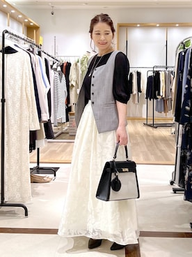 「Andemiu（アンデミュウ）のオパールフラワーフレアスカート639315（スカート、ホワイト系）」を使った、Kaoriさん（レディース・155cm）の春コーディネート