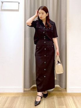 「Andemiu（アンデミュウ）のボタンIラインスカート653124（スカート、ブラック系）」を使った、Kaoriさん（レディース・155cm）の春コーディネート