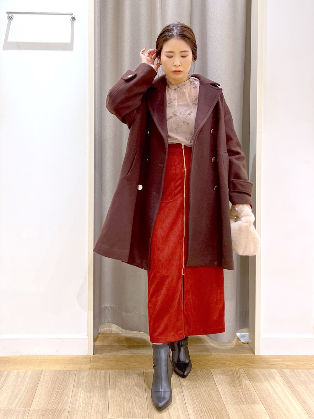 mysty woman（ミスティウーマン）の「フローラル刺繍シアー