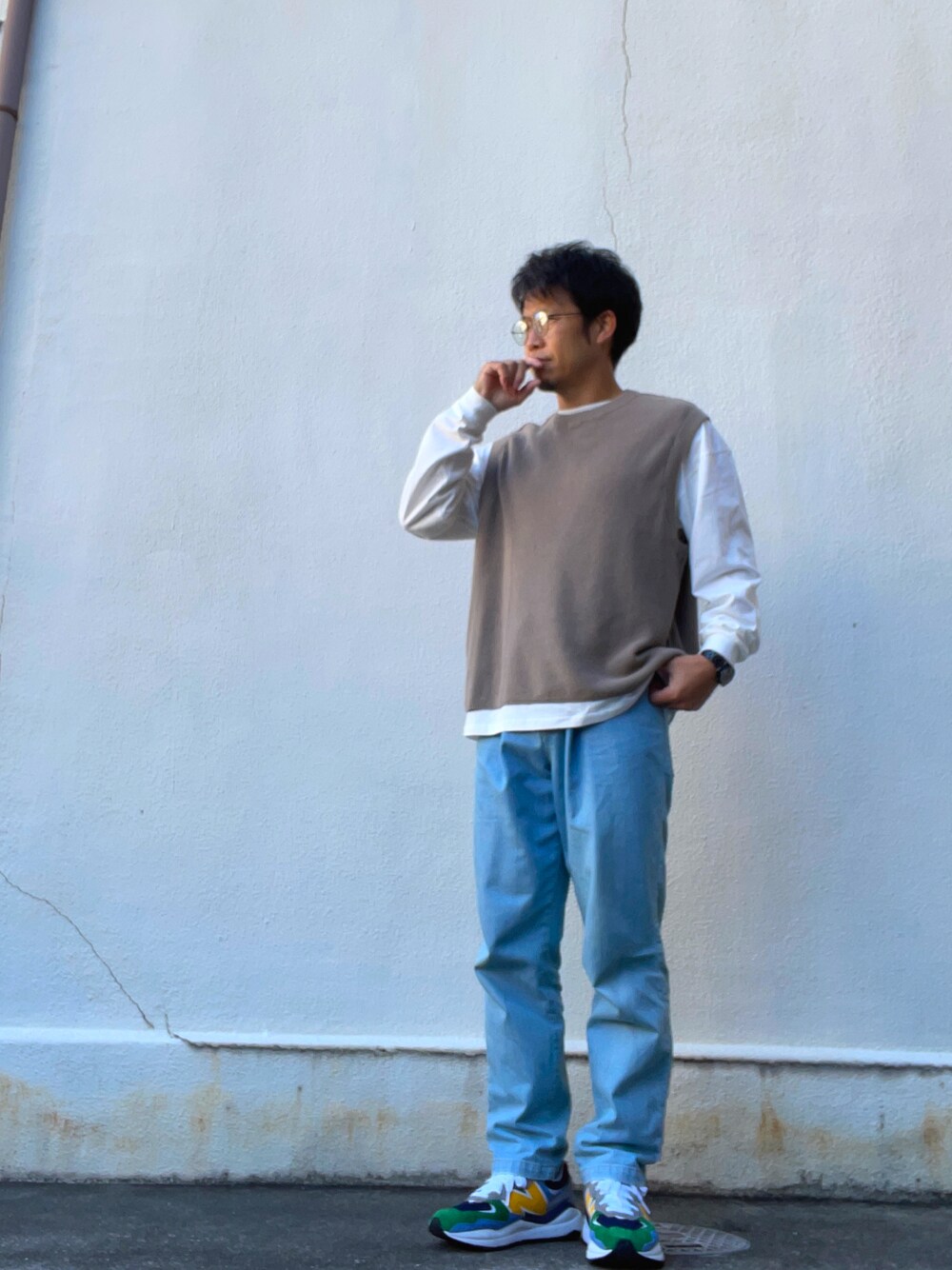 「大人カジュアル、オトナカジュアル、きれいめカジュアル、カジュアル、ベスト、ベストスタイル、アラフォー」｜「MONKEY TIMEの＜monkey time＞ COTTON AZE CROPPED VEST/クロップドベスト（ベスト、ベージュ系）」を使った、takeさん（メンズ・170cm）の秋コーディネートの1枚目の写真