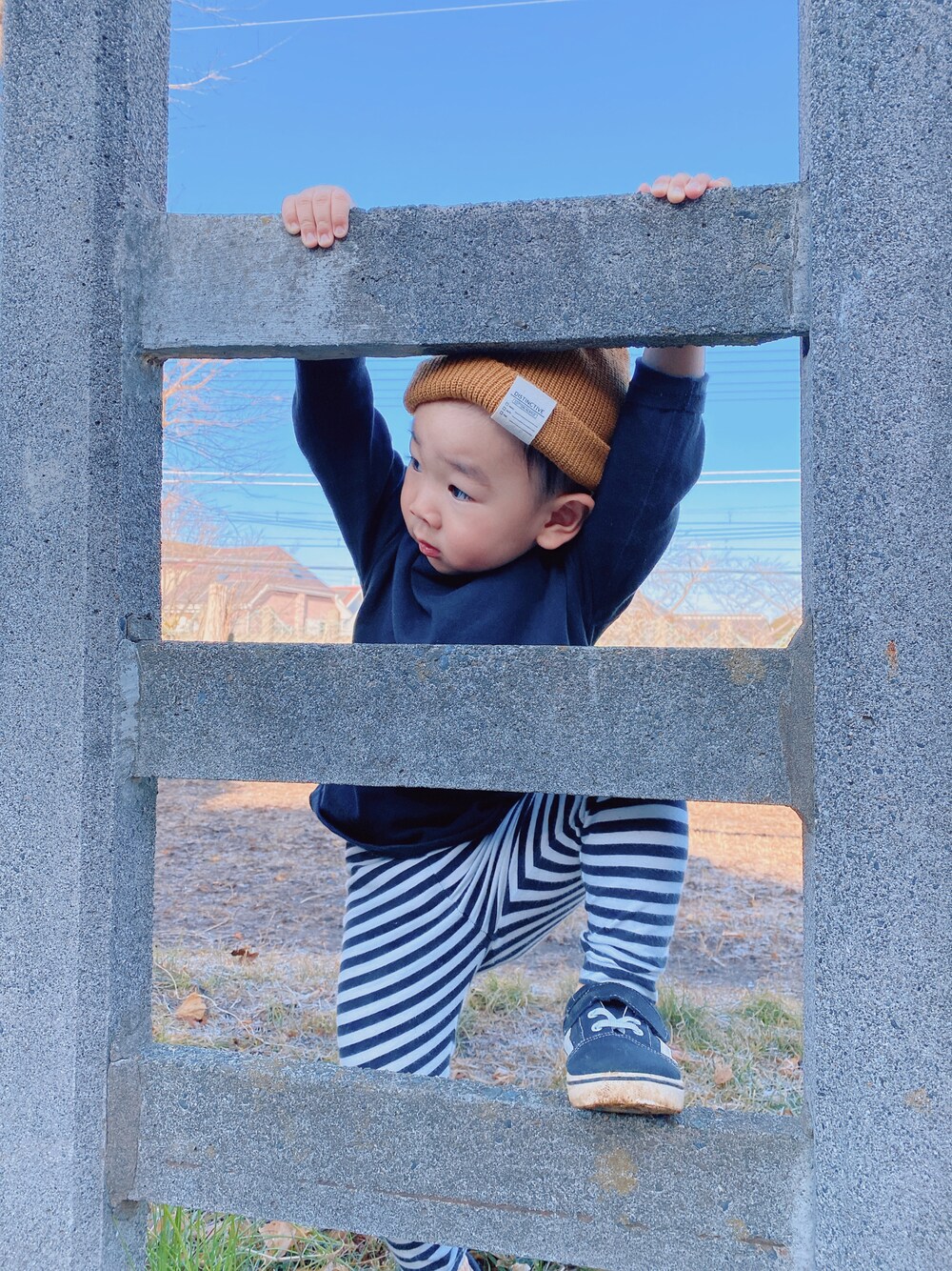 「2歳、男の子、保育園コーデ、プチプラ、ニット帽」｜「CIAOPANIC TYPYのアイテム（ニットキャップ/ビーニー、イエロー系）」を使った、Jinさん（キッズ・80cm）の冬コーディネートの1枚目の写真