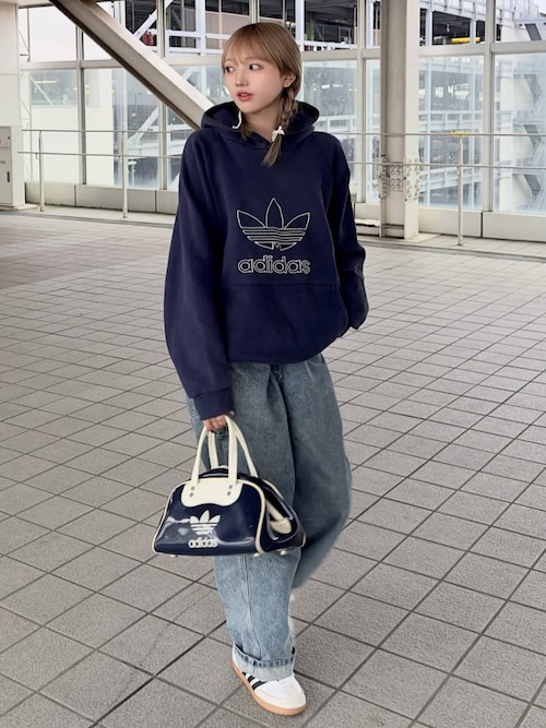 みき様❤️adidas originals♡古着 パーカー 着用感あるのでお安く 1759667250_500.jpg