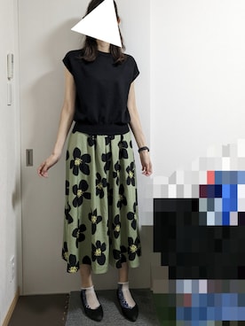 「フラワープリント」｜「アイテム（パンプス）」を使った、りんごさん（レディース・174cm）の秋コーディネート