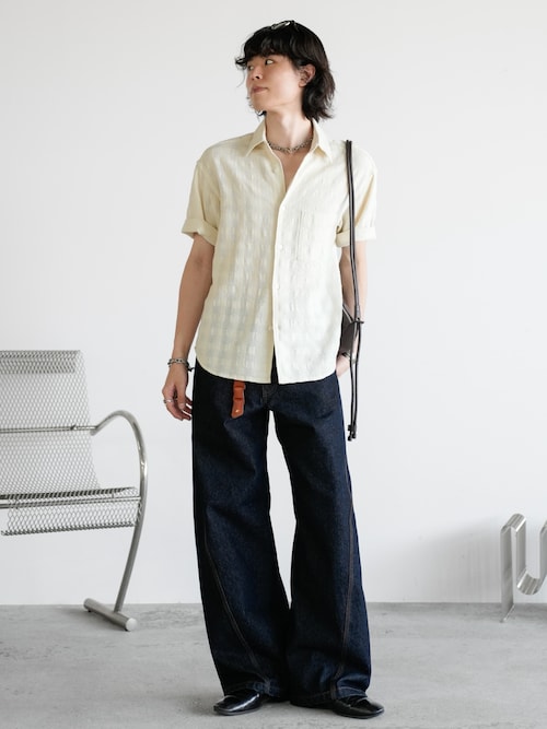 VINTAGE WASHED CURVED DENIM