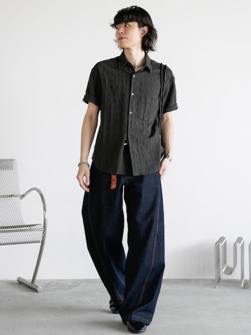 VINTAGE WASHED CURVED DENIM