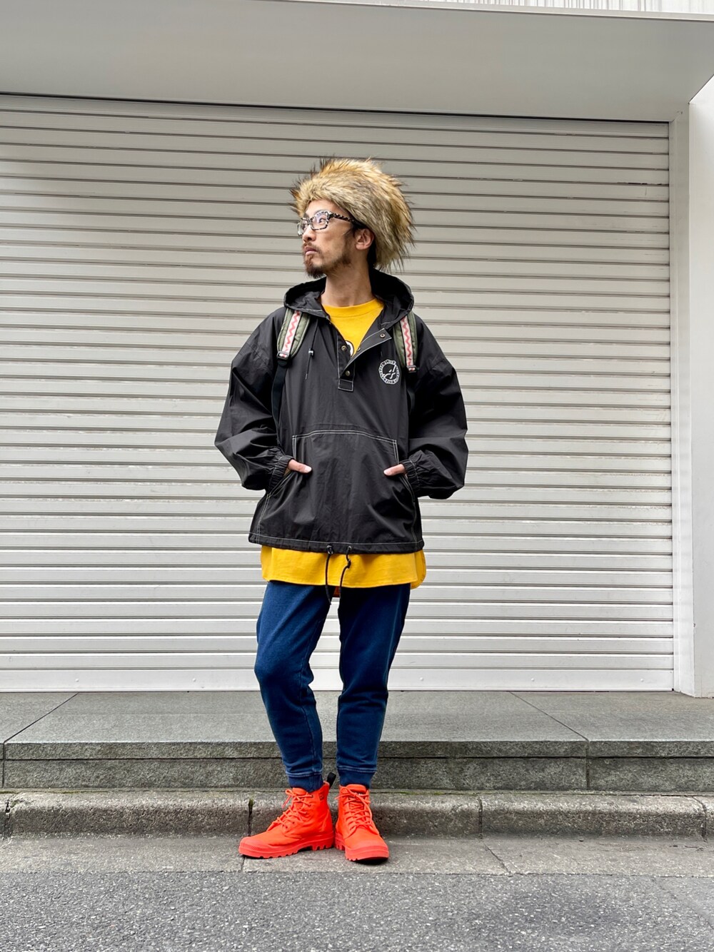 「ALDIES、ファーハット、パーカー、パーカースタイル、カットソー、レイヤードスタイル、スウェットパンツ、カジュアルコーデ、シンプルコーデ、メンズファッション、今日のコーデ」｜「ALDIESのFur Hat / ファーハット（ハット、ブラウン系）」を使った、りょうさん（メンズ・171cm）の秋コーディネートの1枚目の写真
