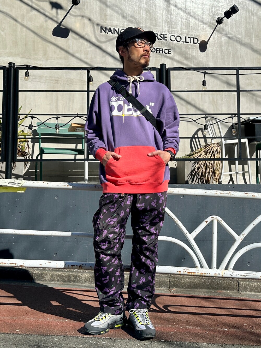 「ALDIES、ワークキャップ、キャップ、パーカー、パーカーコーデ、プルオーバーパーカー、イージーパンツ、クライミングパンツ、カジュアルコーデ、今日のコーデ」｜「ALDIESのBeer Work Cap / ビアーワークキャップ（キャップ、ブラック系）」を使った、りょうさん（メンズ・171cm）の冬コーディネートの1枚目の写真