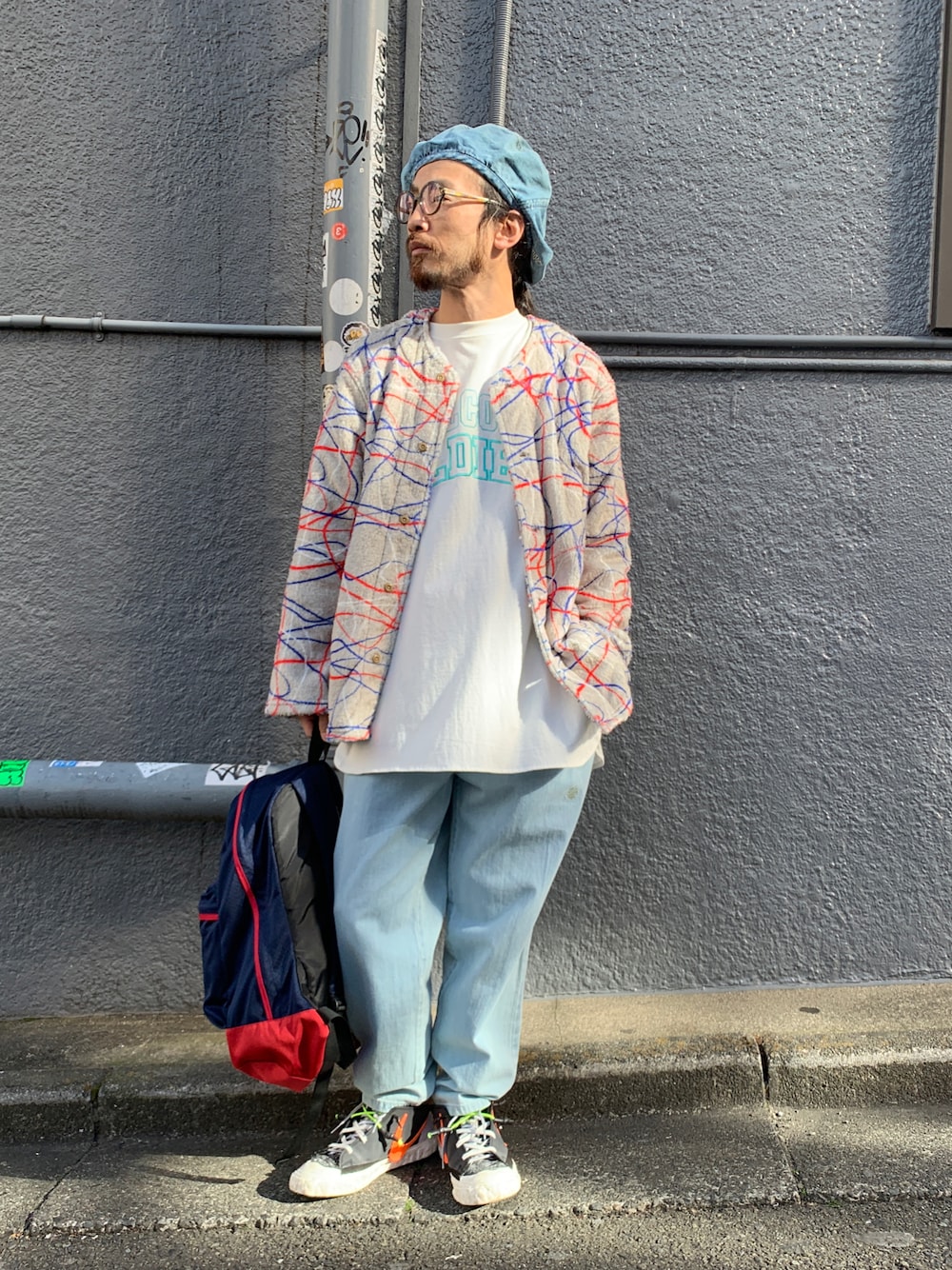 「ALDIES、ユニセックス、ベレー帽、シャツスタイル、フリースシャツ、カットソー、デニムパンツ、シェフパンツ、リュック、冬コーデ、カジュアル」｜「ALDIESのDenim Beret(Blue)（ハンチング/ベレー帽、その他）」を使った、りょうさん（メンズ・171cm）の冬コーディネートの1枚目の写真