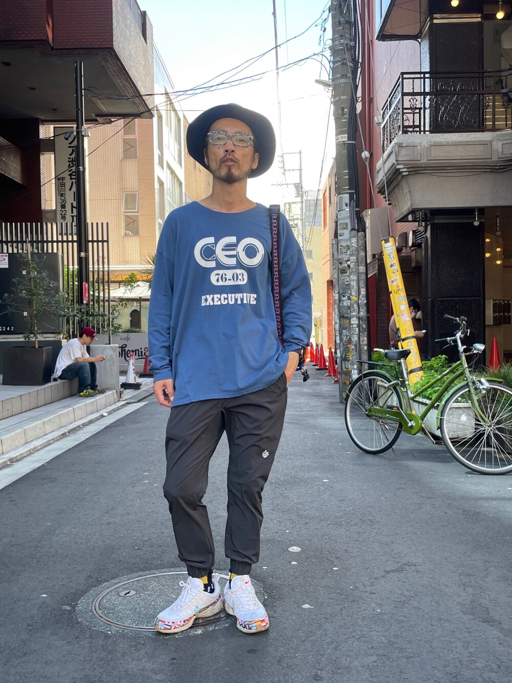 「ALDIES、アールディーズ、ハット、アールディーズハット、カットソー、ロンT、アールディーズカットソー、ジョガーパンツ、イージーパンツ、アールディーズパンツ、2023AW、ユニセックス、カジュアルコーデ、秋コーデ、オトナカジュアル」｜「ALDIESのRapper Hat(Blue)（ハット、その他）」を使った、りょうさん（メンズ・171cm）の秋コーディネートの1枚目の写真