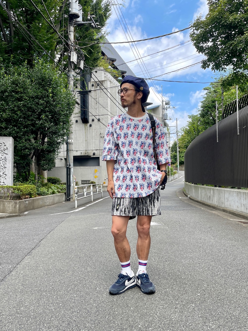 「ALDIES、ベレー帽、Tシャツ、ビックシルエット、ビックT、ショートパンツ、カジュアルコーデ、夏コーデ、大人コーデ、今日のコーデ、フェススタイル、夏、カジュアル」｜「ALDIESのBobby Beret / ボビーベレー（ハンチング/ベレー帽、ブルー系）」を使った、りょうさん（メンズ・171cm）の夏コーディネートの1枚目の写真