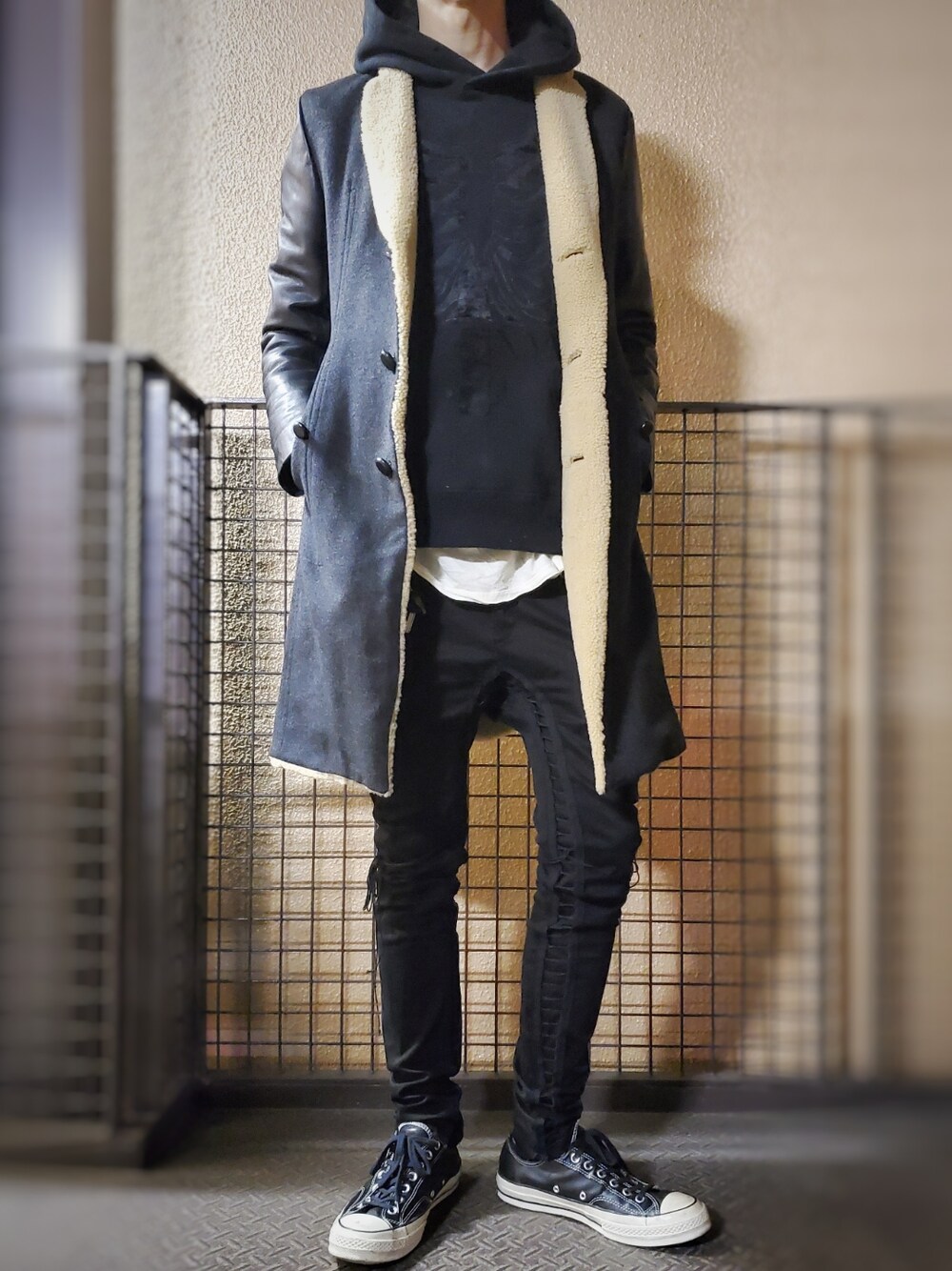 「Undercoverismのアイテム（その他アウター、ブラック系）」を使った、躾さん（メンズ・178cm）の冬コーディネートの1枚目の写真