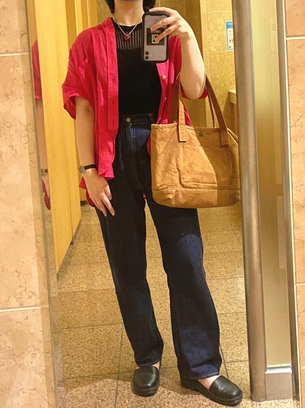 「休日スタイル、大人カジュアル、休日コーデ、オトナ女子、デニム、リネン、低身長、ZARA、BEAMS BOY、Ray BEAMS、NAOT」｜「Denim Closetのアイテム（トートバッグ、ブラウン系）」を使った、Natsuさん（レディース・155cm）の秋コーディネートの1枚目の写真