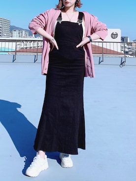 「サロペットスカート」｜「アイテム（アクセサリー）」を使った、PUuさん（レディース・164cm）の冬コーディネート