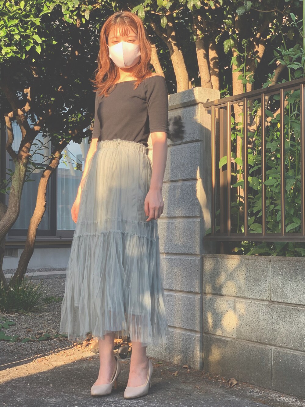 「ラブアンドピース2021、秋のコーデ、おしゃれさんと繋がりたい、チュールスカート、オフショル、パンプス、大人女子、キレイめ、高身長女子、骨格ストレート」｜「RANDAのストレスフリー/走れる美脚パンプス（パンプス、ベージュ系）」を使った、ちかさん（レディース・165cm）の秋コーディネートの1枚目の写真
