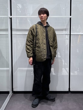 「LAKOLE（ラコレ）のアイテム（パーカー）」を使った、NAOさん（メンズ・175cm）の冬コーディネート