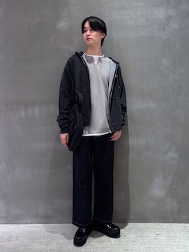「LAKOLE（ラコレ）のアイテム（パーカー）」を使った、NAOさん（メンズ・175cm）の冬コーディネート
