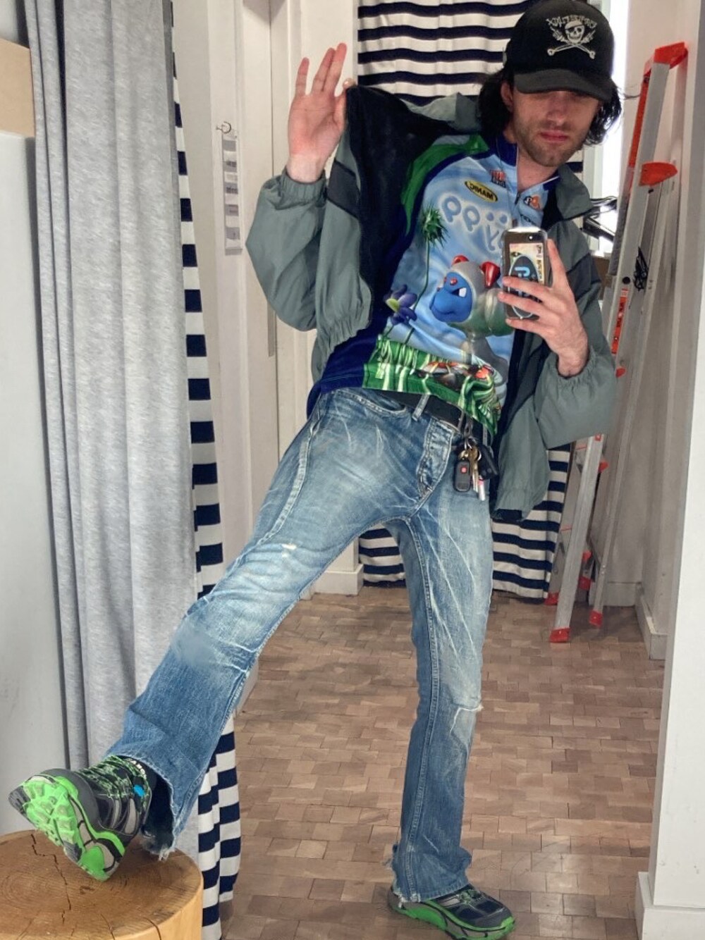 「Happy 99のアイテム（ジャージ、その他）」を使った、chrisさん（メンズ・181cm）の春コーディネートの1枚目の写真