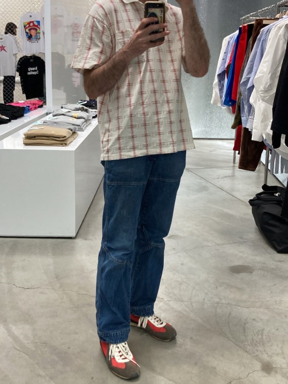 「DIESELのアイテム（デニムパンツ、ブルー系）」を使った、chrisさん（メンズ・170cm）の秋コーディネートの1枚目の写真