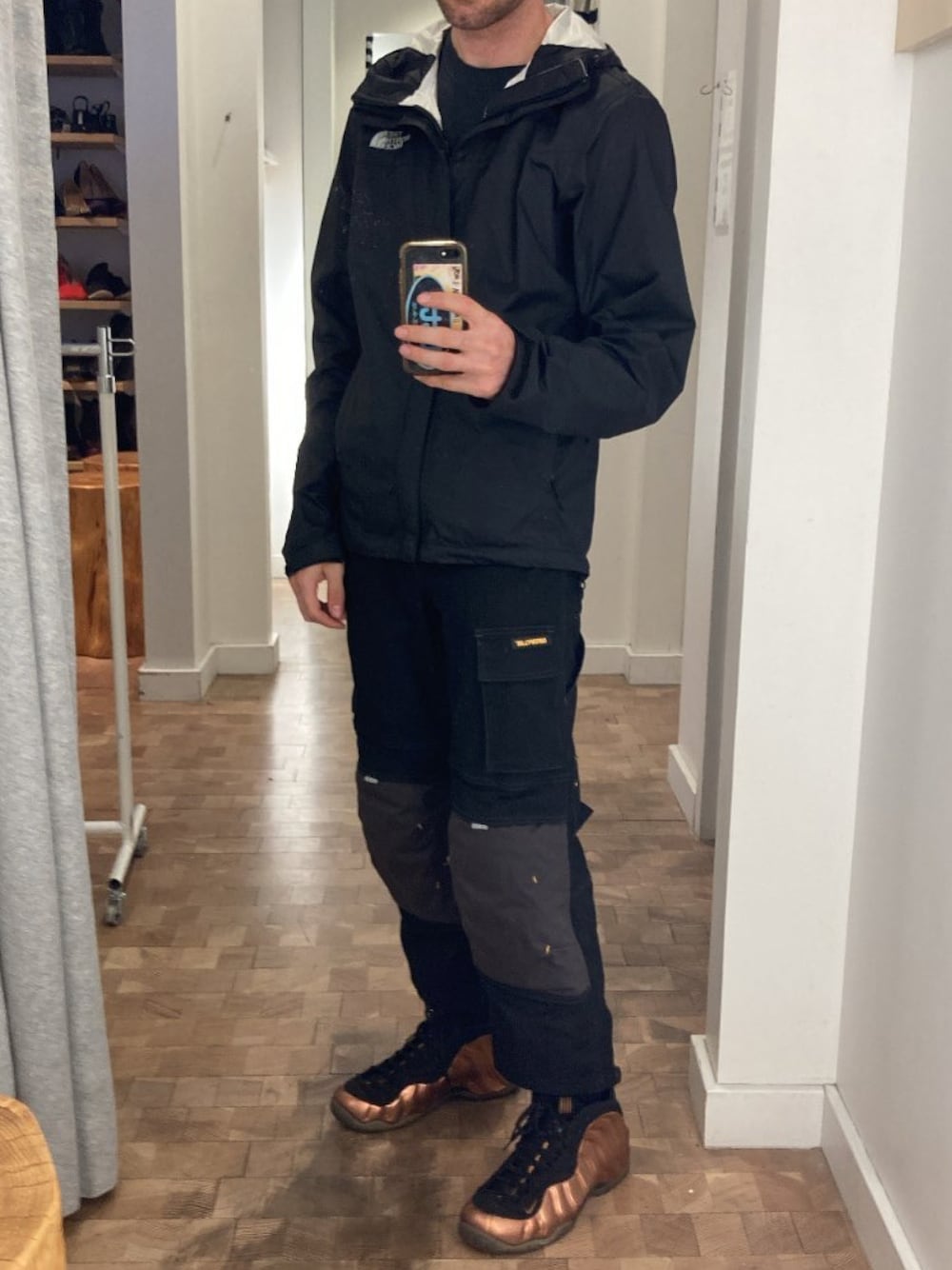 「THE NORTH FACEのアイテム（ナイロンジャケット、ブラック系）」を使った、chrisさん（メンズ・170cm）の夏コーディネートの1枚目の写真